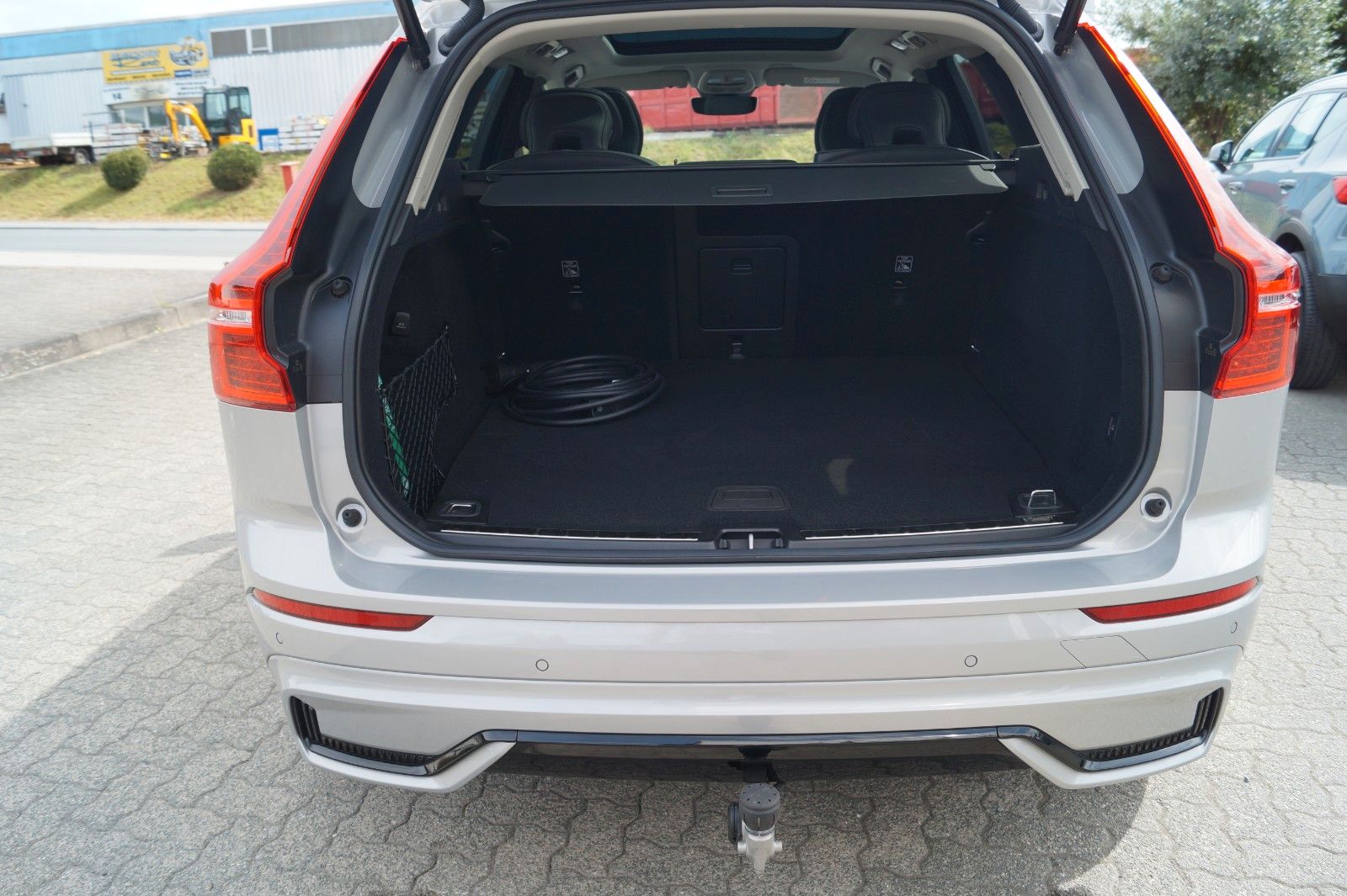 Volvo XC60 T6 AWD Plug-In Hybrid Plus Dark Aut/360/AHK