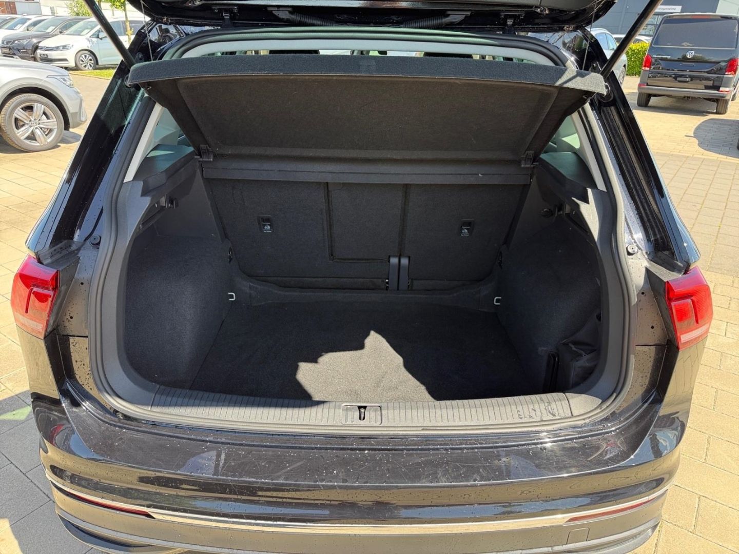 Volkswagen Tiguan Active 1.5 TSI - Samsaru's Car Outlet