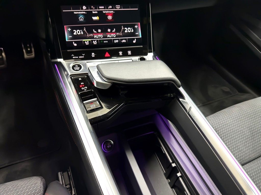 Audi Q8 S line 55 e-tron quattro AHK*NAVI*SHZ*MATRIX*