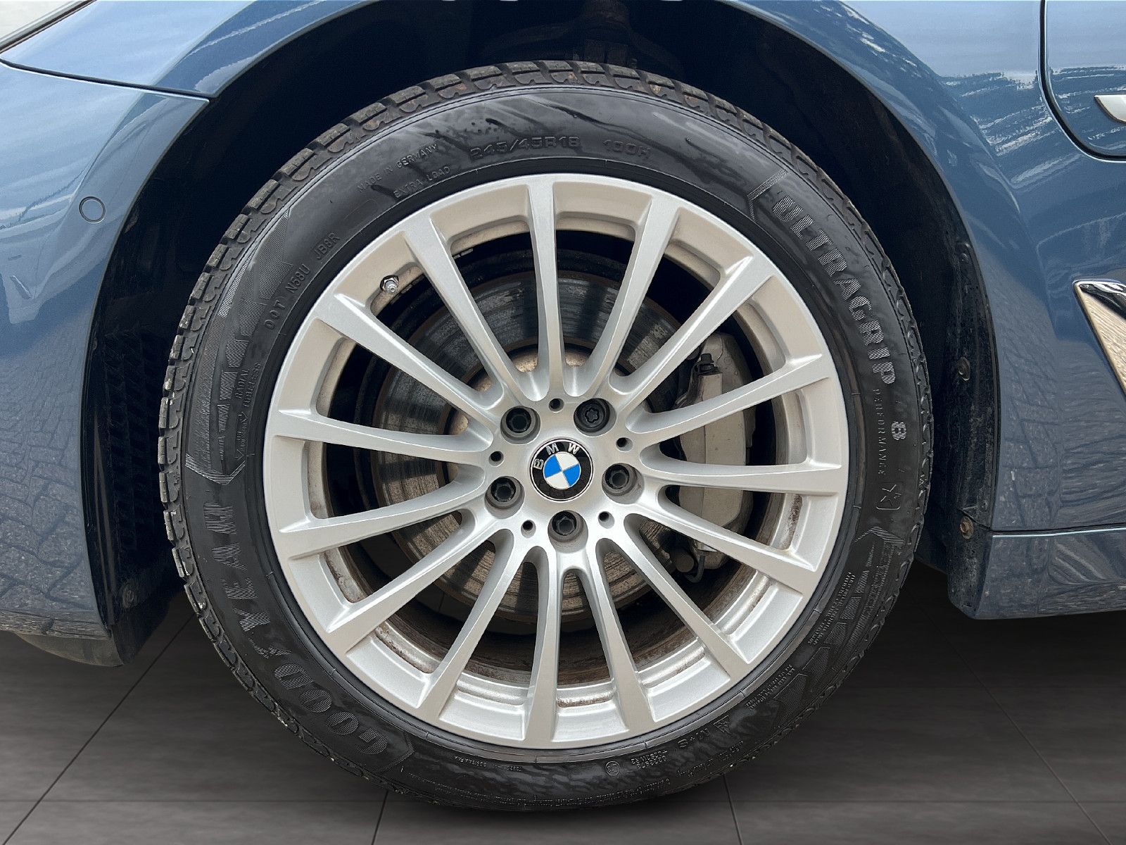 BMW 530 e xDrive T Luxury AHK ACC Laser Komf-Stz HUD