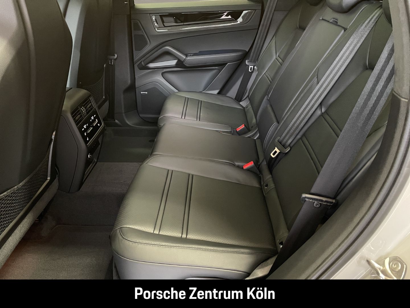 Porsche Cayenne GTS Carbon-Deisgn Sportabgas LED-Matrix