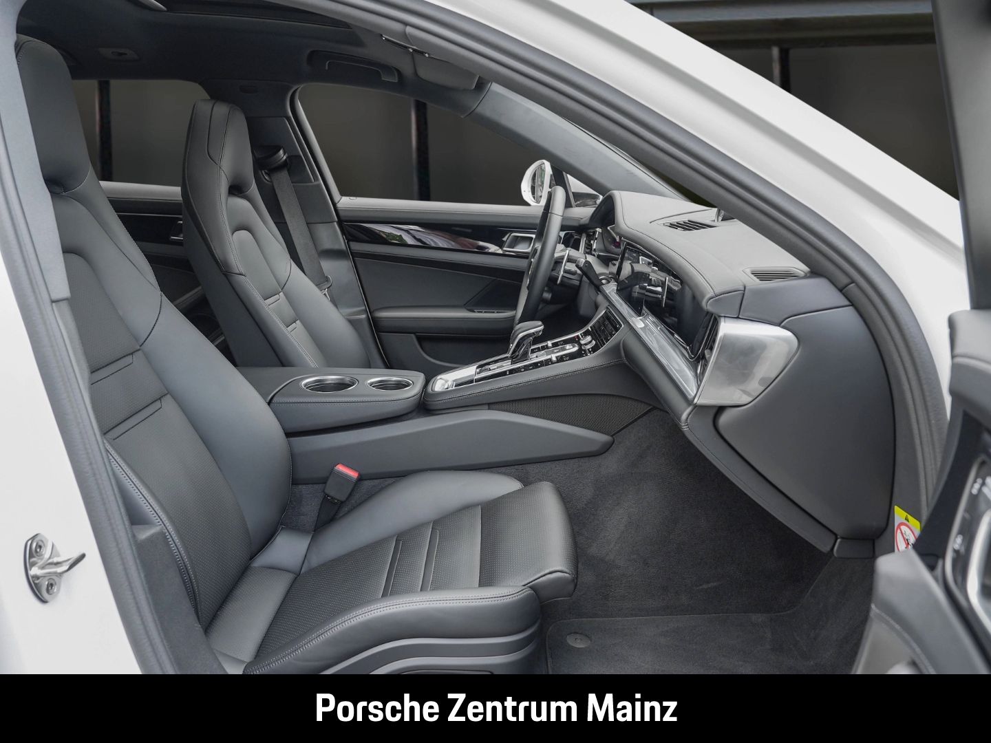 Porsche Panamera 4 E-Hybrid Sport Turismo 1.600km!