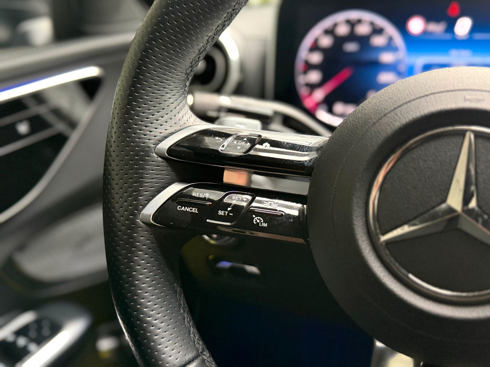 Mercedes-Benz C 300 e AMG - Samsaru's Car Outlet
