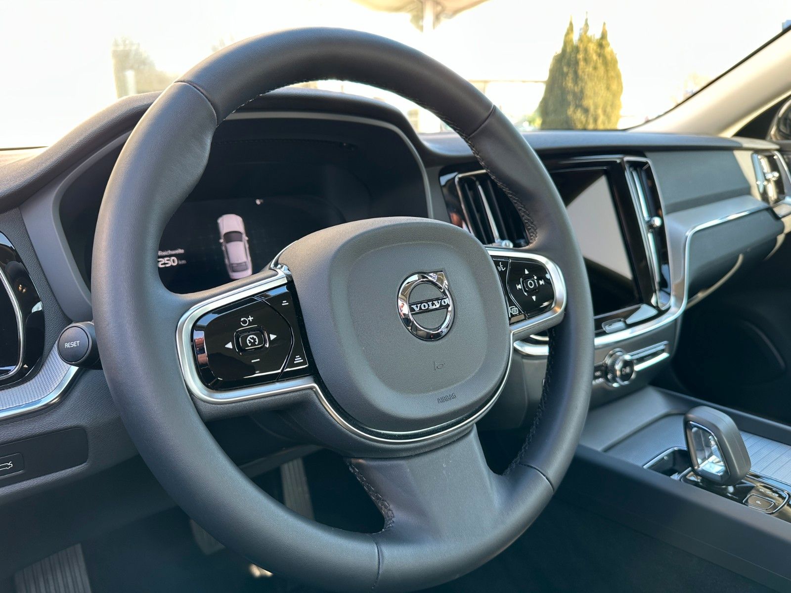 Volvo S60 B4 Plus Dark*Licht-P*Winter-P*19 Zoll*Harman