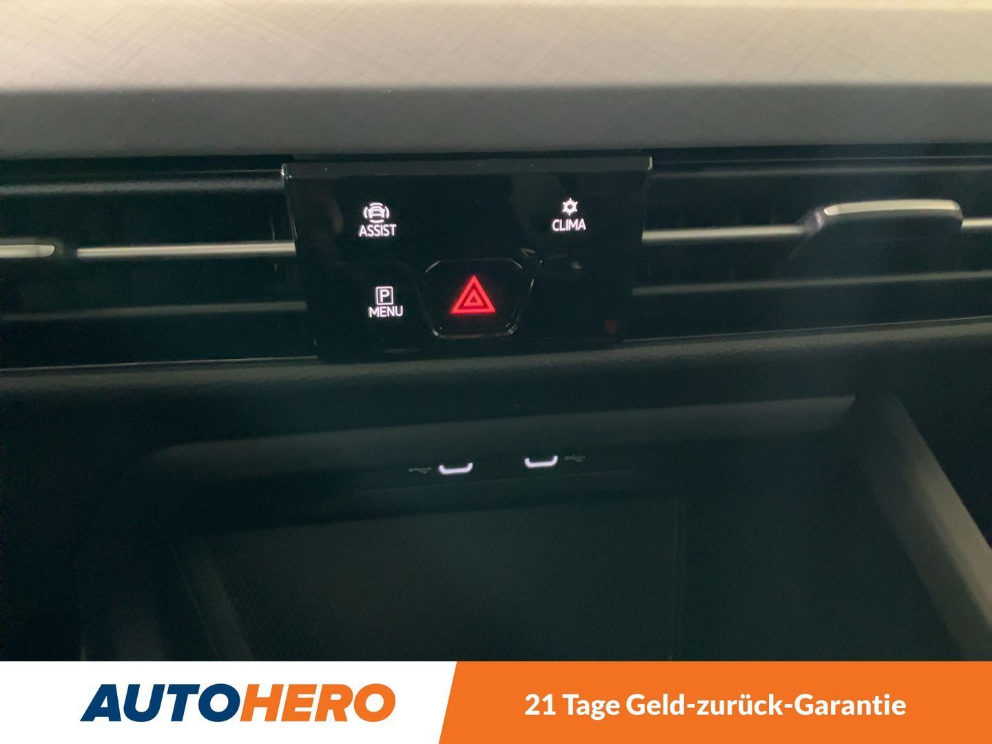 Volkswagen Golf VIII 1.5 TSI ACT Life - Samsaru's Car Outlet
