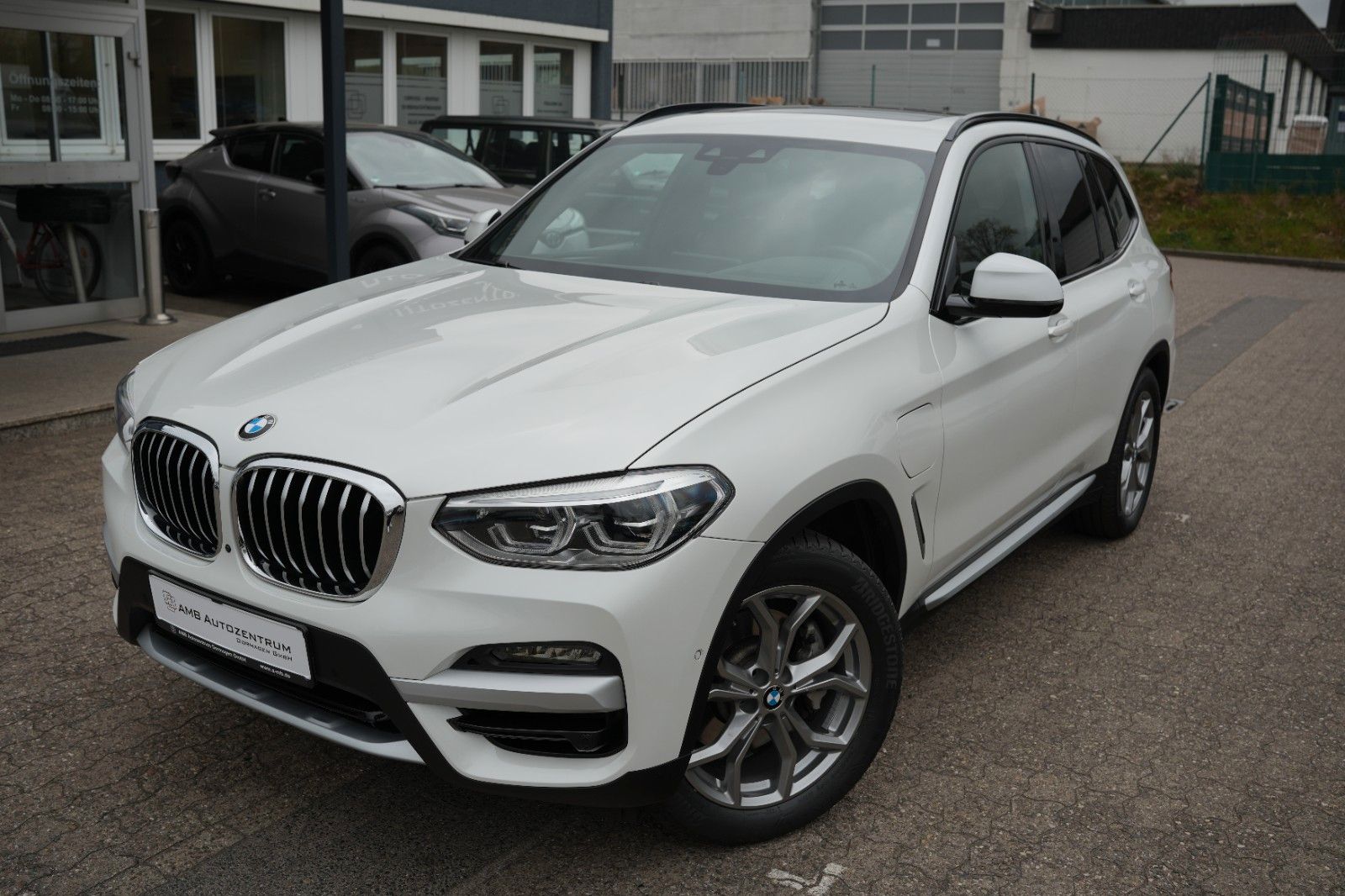 BMW X3 30e X Line xDrive*LED*AHK*PANO*NAV*HEADUP*