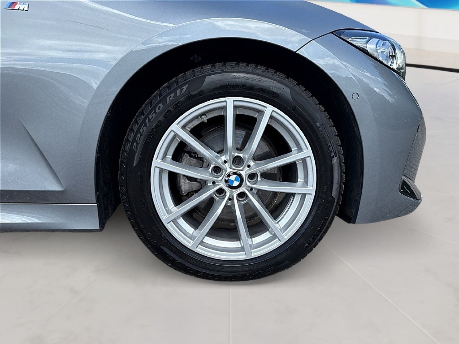 BMW 320d xDrive Touring AHK 360° HEAD-UP RFK HIFI BT