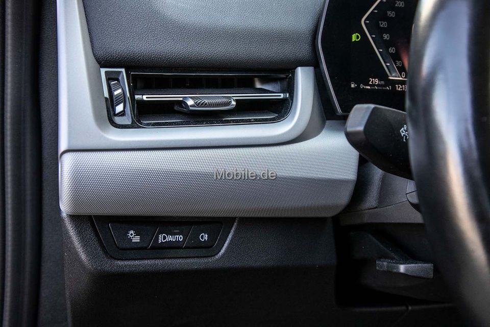 BMW X1 xDrive20d - Samsaru's Car Outlet