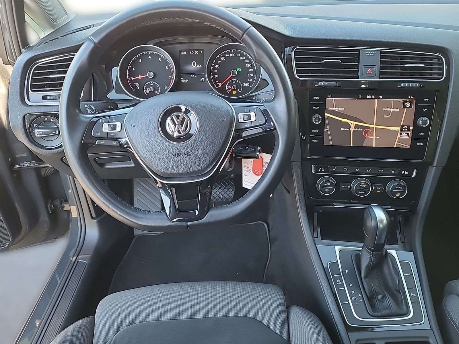 Volkswagen Golf VII Variant 1.5 TSI DSG - Samsaru's Car Outlet