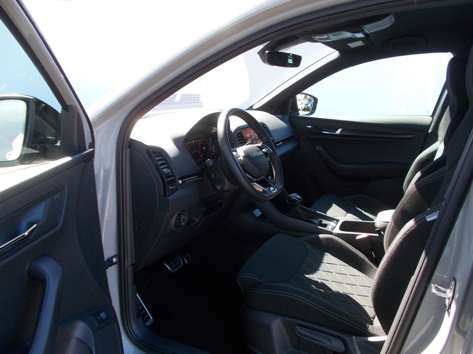 Skoda Karoq  1.5 TSI Sportline*DSG*Navi*LED *360° *AHK