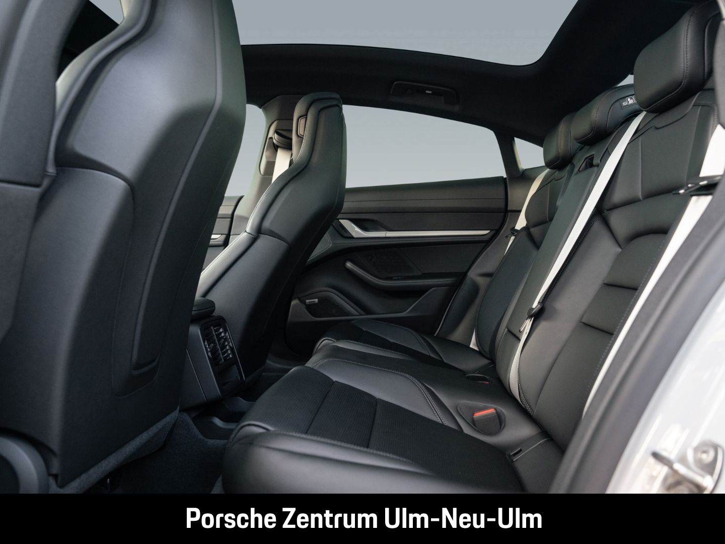 Porsche Taycan 4S Hinterachslenkung  HD-Matrix LED InnoD