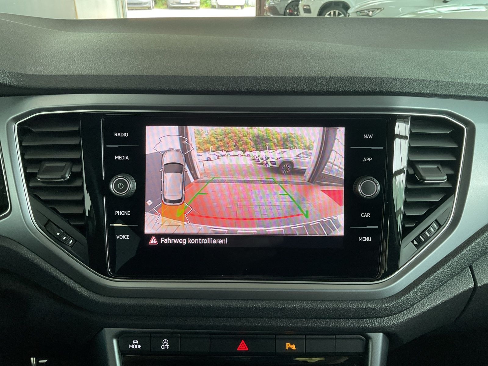 Volkswagen T-Roc 1.5 TSI DSG Active - Samsaru's Car Outlet