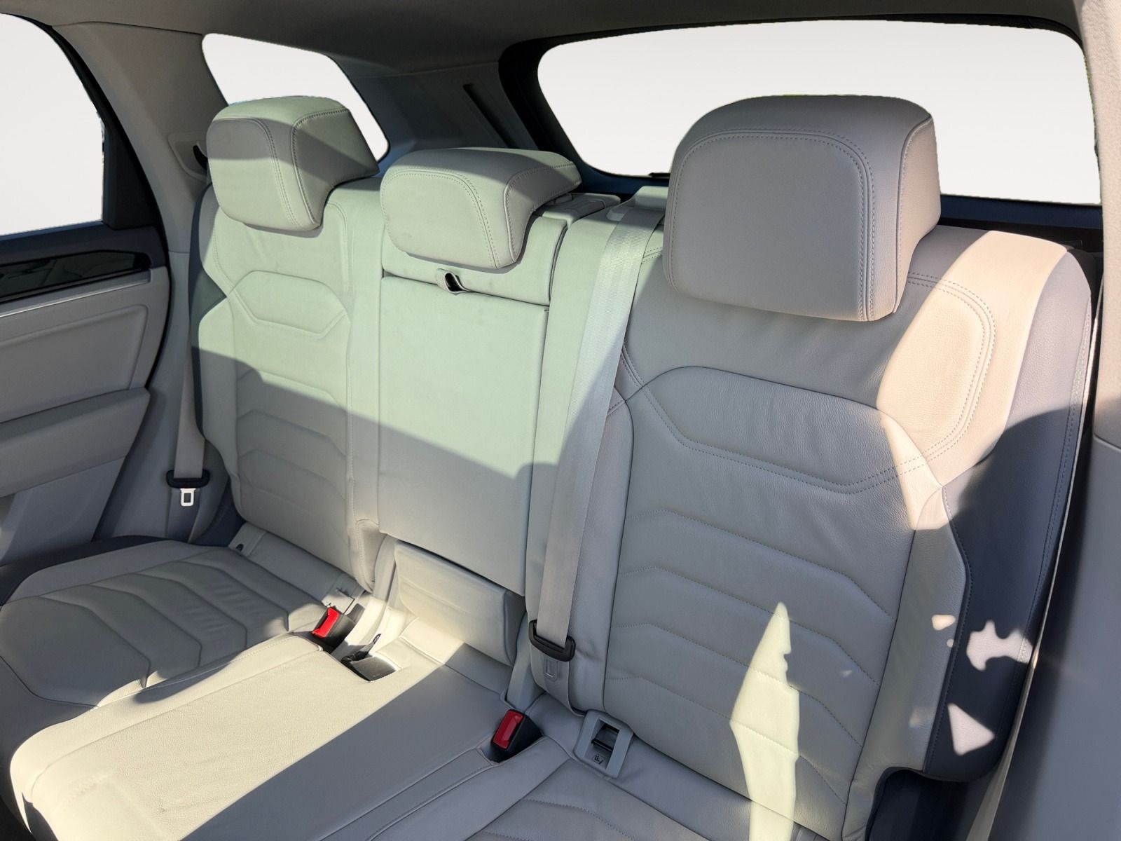 Volkswagen Touareg 3.0 TDI Elegance 4Motion+AHK+NAVI+Luft+L