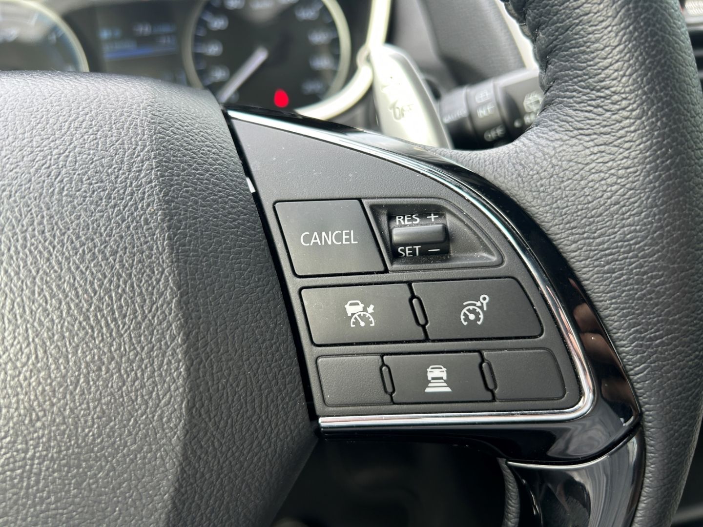 Mitsubishi Eclipse Cross PHEV Plus Select  4WD 2.4 Navi, So