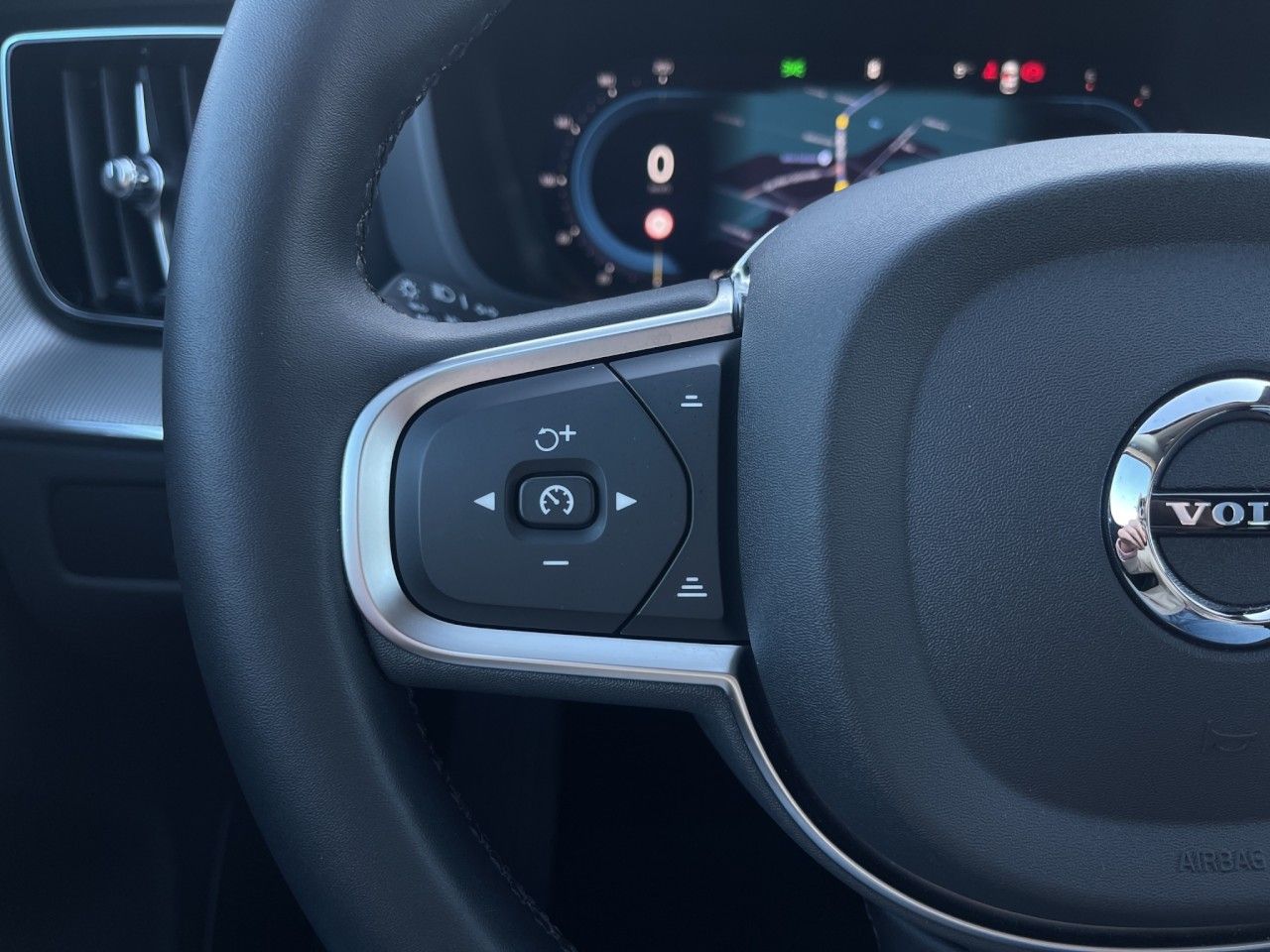 Volvo XC60 B4 Core/Leder/Navi/LED/BLIS/4xSHZ/hzb.LK