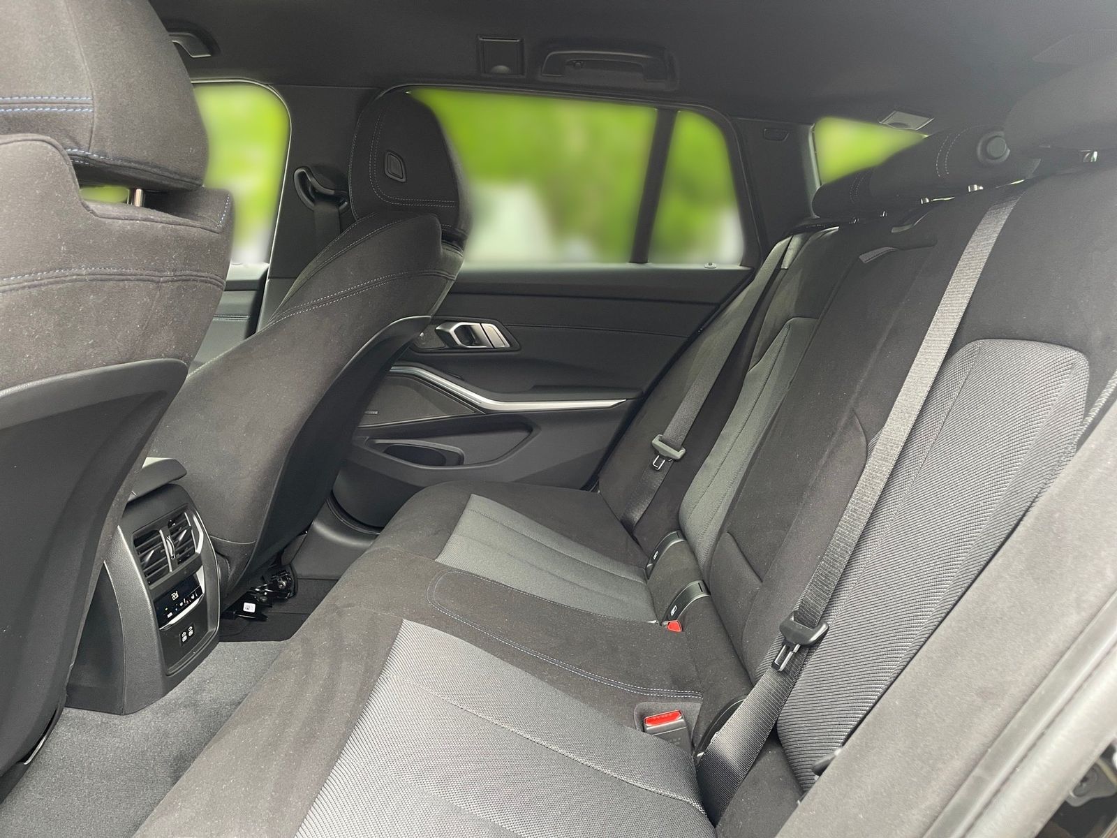 BMW 330e xDrive Tou M-Sport 360° ACC AHK AUT H/K Alc