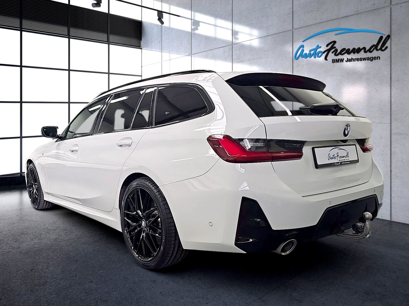 BMW 320i LCI II M Sport *19 Zoll*HuD*AHK*360*