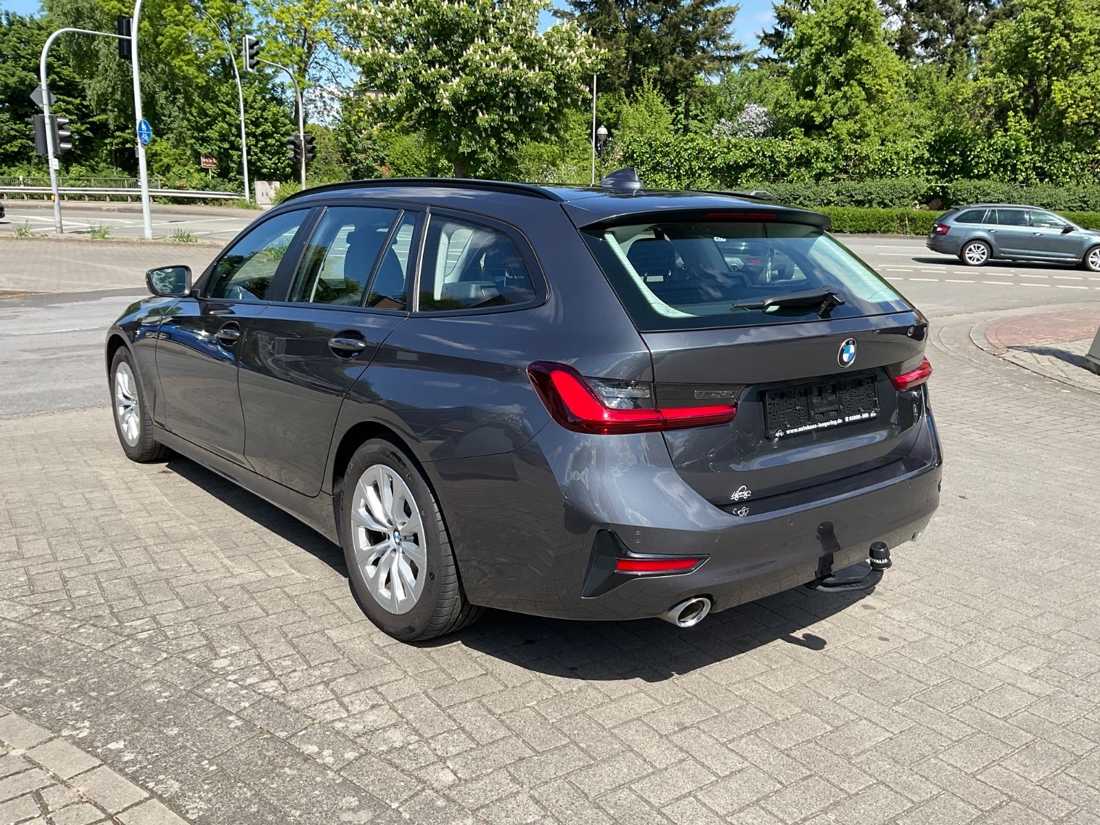 BMW 320d xDrive Touring - Samsaru's Car Outlet