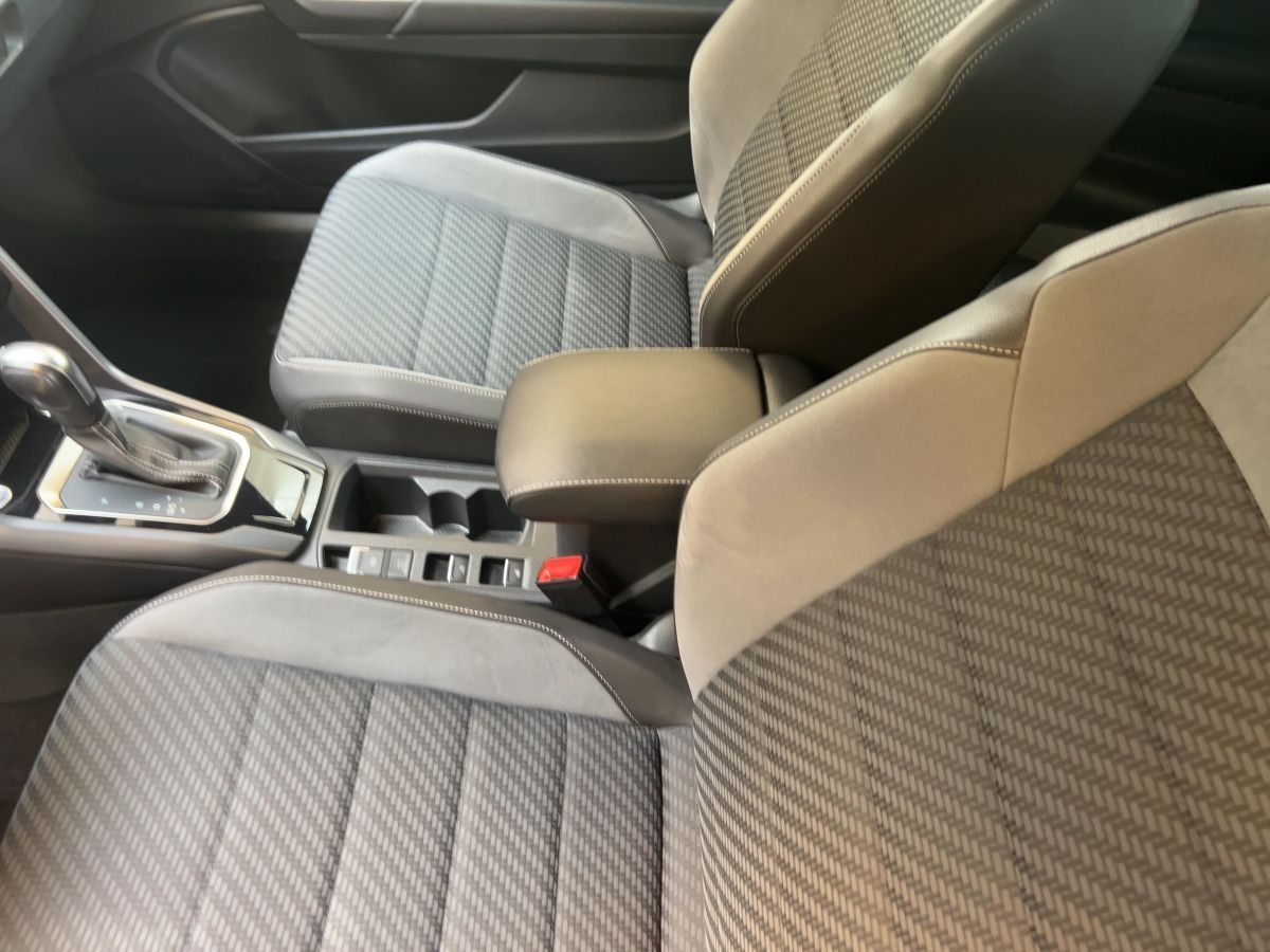 Volkswagen T-Roc 1.5 TSI DSG R-Line - Samsaru's Car Outlet