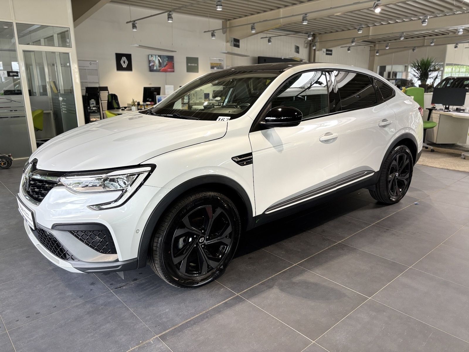 Renault Arkana R.S. LINE TCe 160PS - Samsaru's Car Outlet