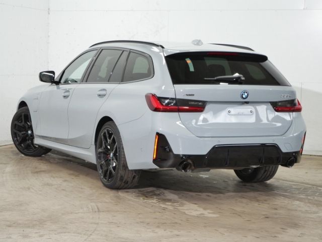 BMW 330 e xDrive Tour M-Sport-Pro Pano AHK 19'' HUD