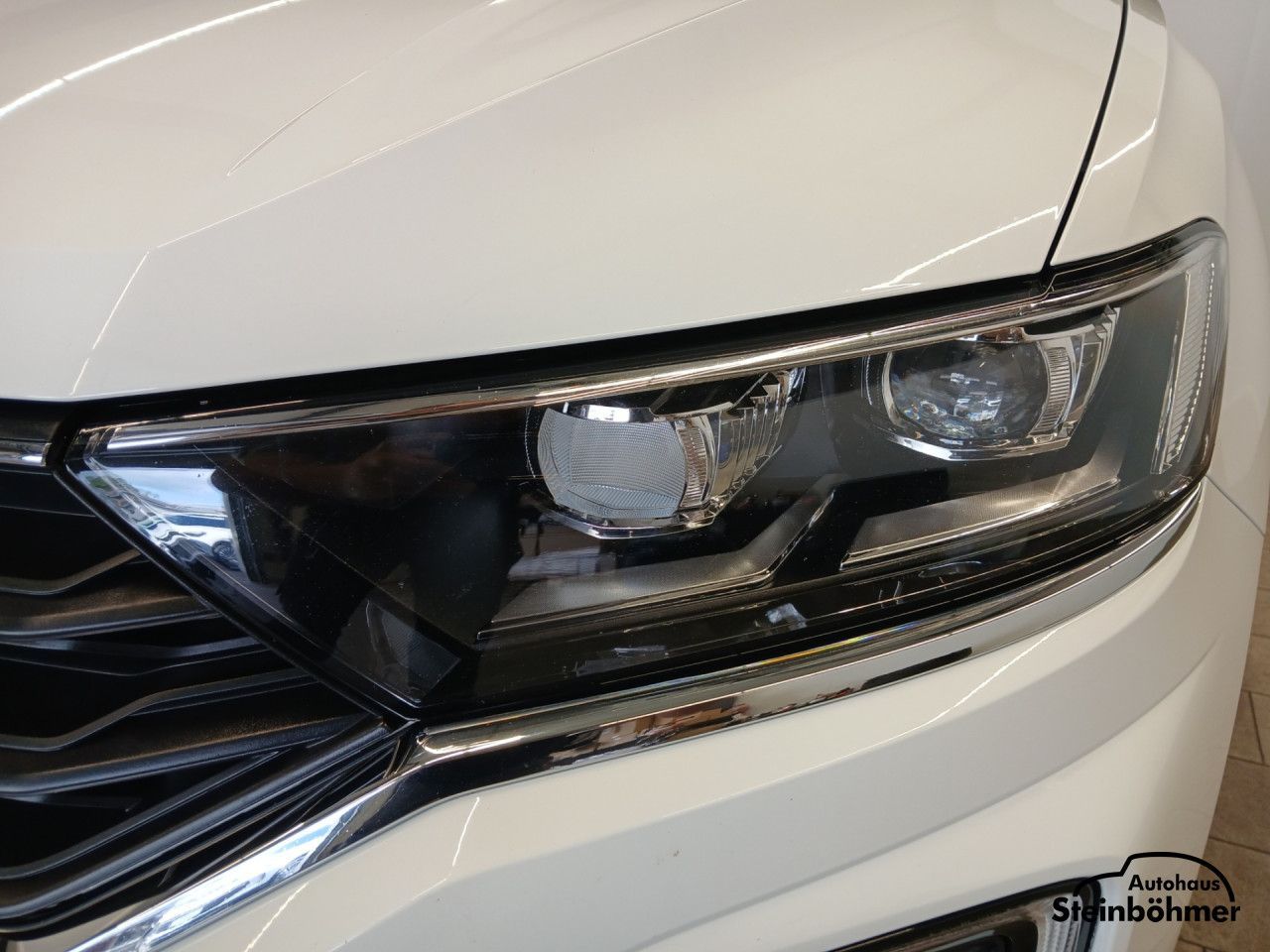 Volkswagen T-ROC United 1.5TSI DSG - Samsaru's Car Outlet