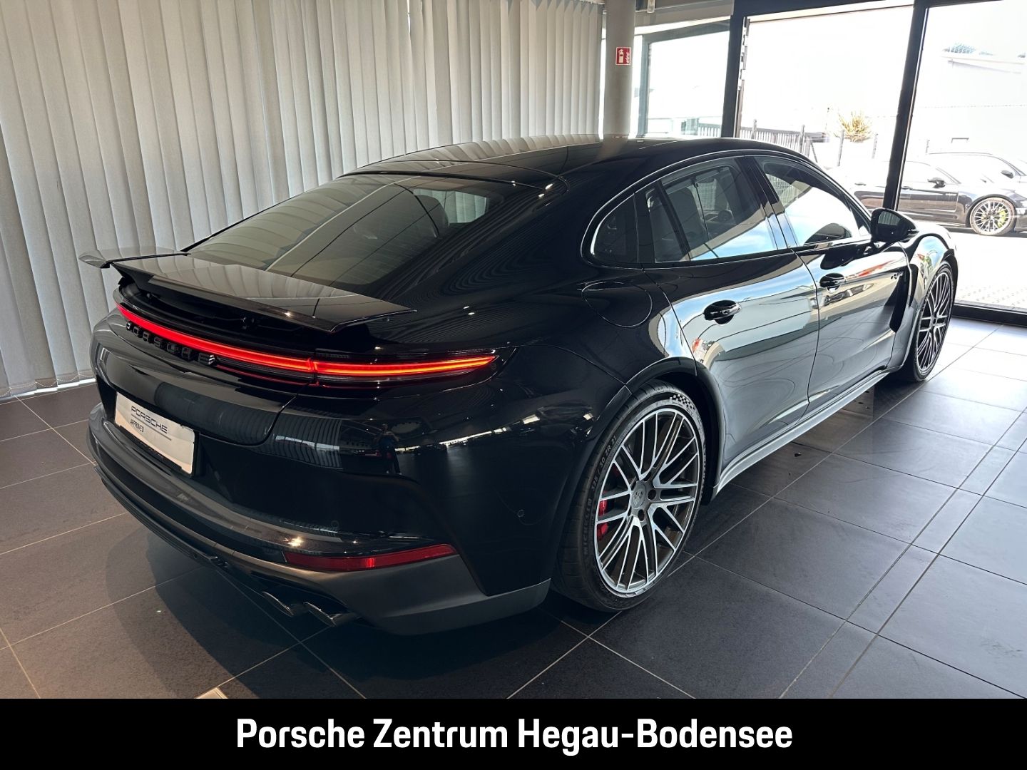 Porsche Panamera Turbo E-Hybrid/Active Ride/Sportabgasan