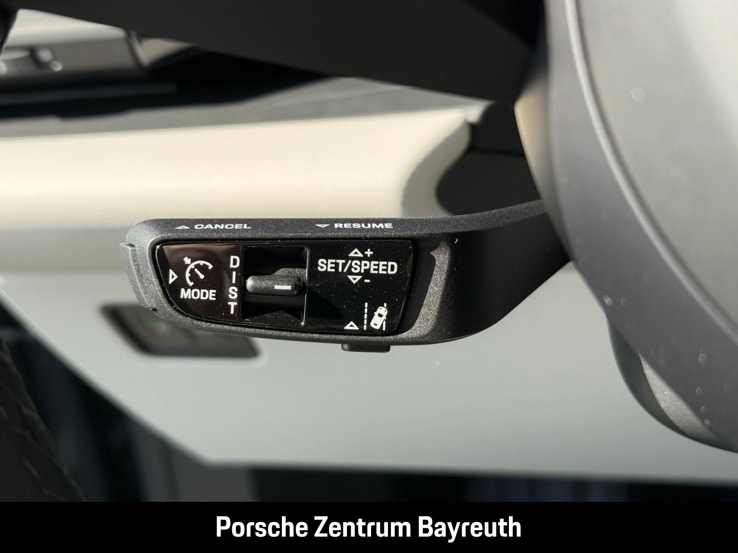 Porsche Macan 4 *AHV*MATRIX*INNO*HEADUP*BOSE*LUFTFEDER*