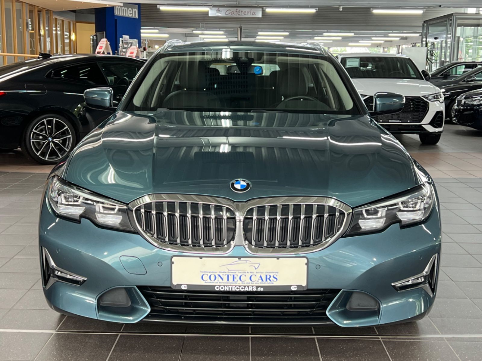 BMW 330e Touring Luxury Line - Samsaru's Car Outlet