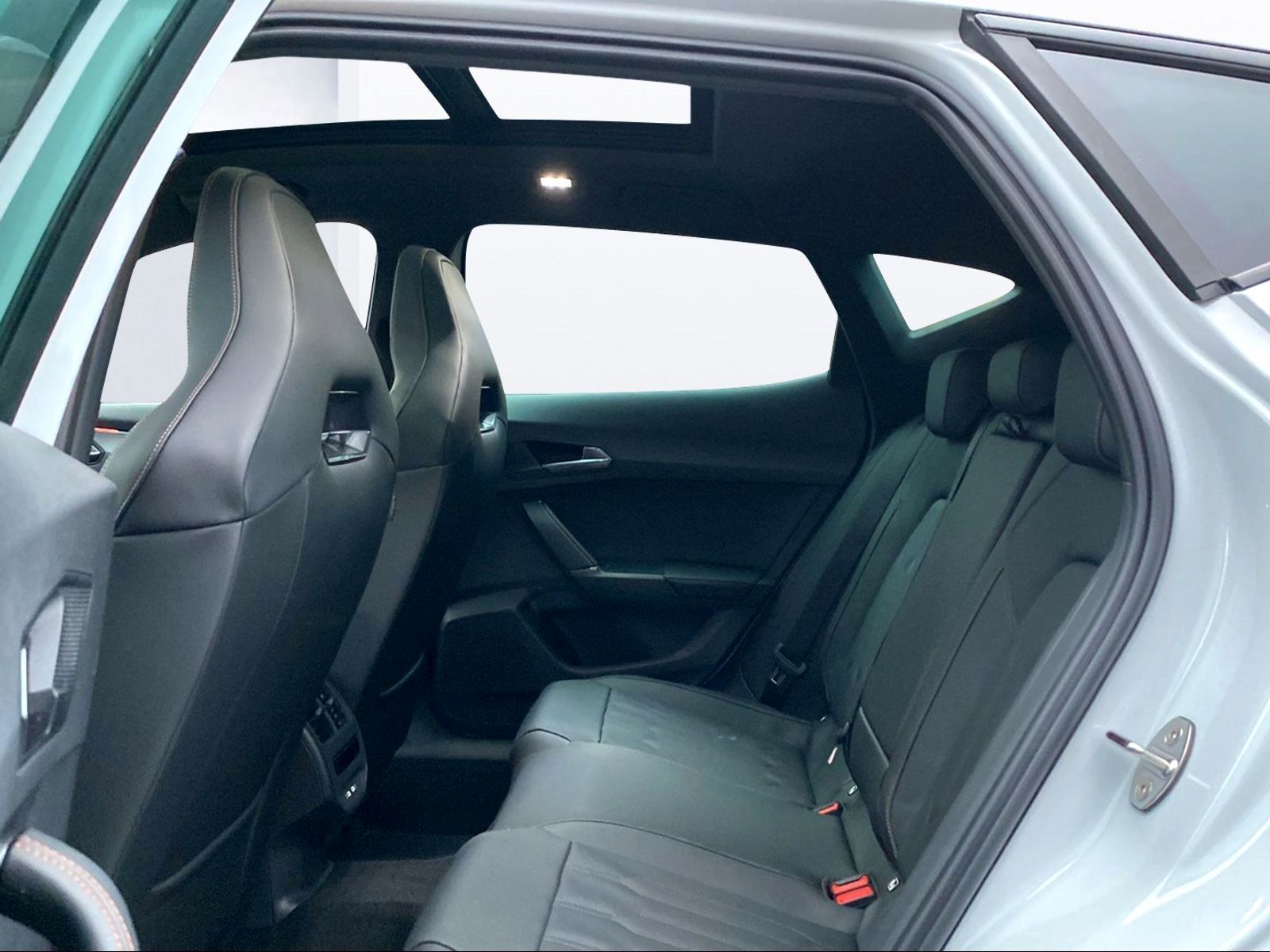 Cupra Formentor 1.4 e-HYBRID VZ - Samsaru's Car Outlet