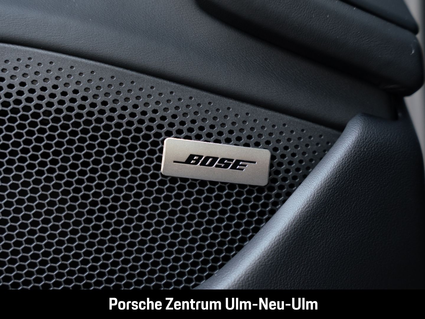 Porsche Taycan 4S Hinterachslenkung  HD-Matrix LED InnoD