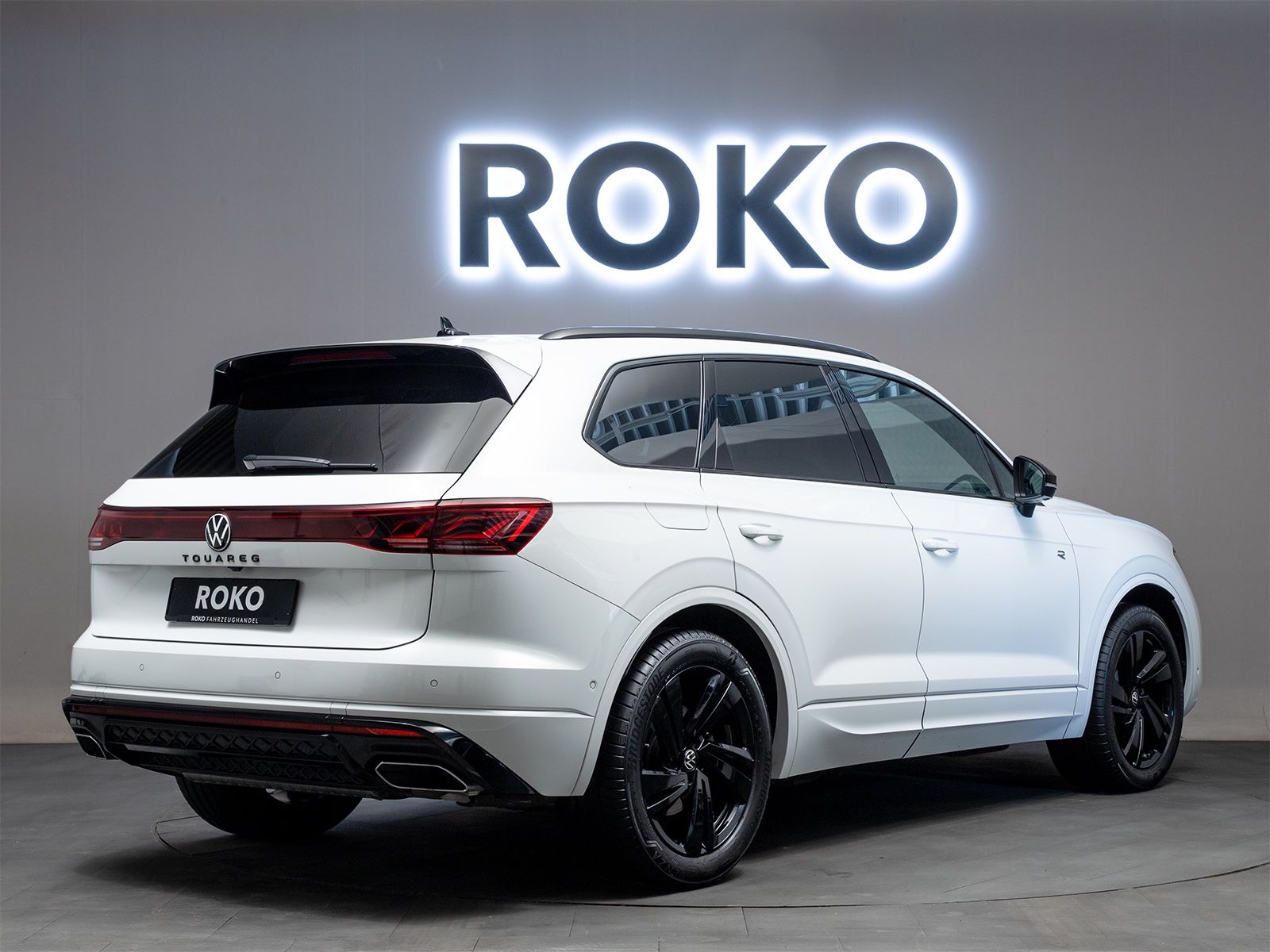Volkswagen Touareg R-Line - Samsaru's Car Outlet