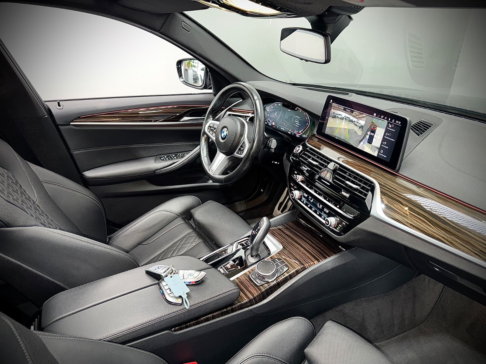 BMW 530d*X-DRIVE*M-SPORT*PANO*LASER*HUD*HiFi*1.Hd