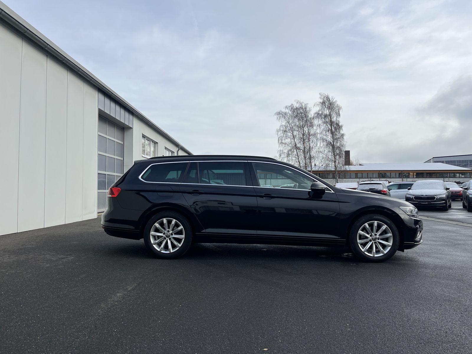 Volkswagen Passat Variant 2.0 TDI DSG 4Motion Business 188€
