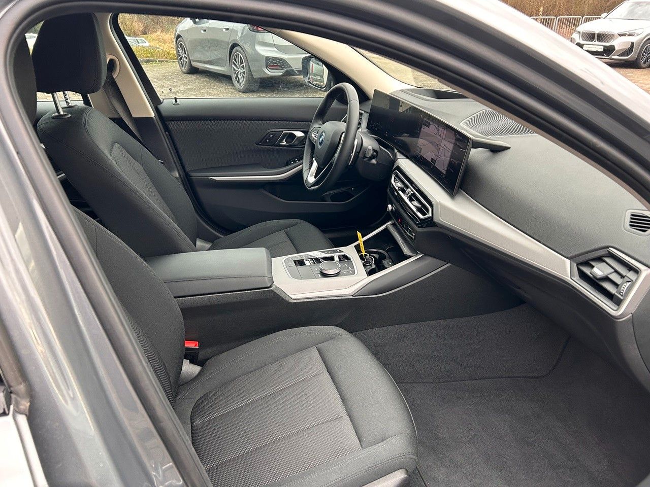 BMW 330e xDrive Aut. Lim. / DAB / Parking Assistant