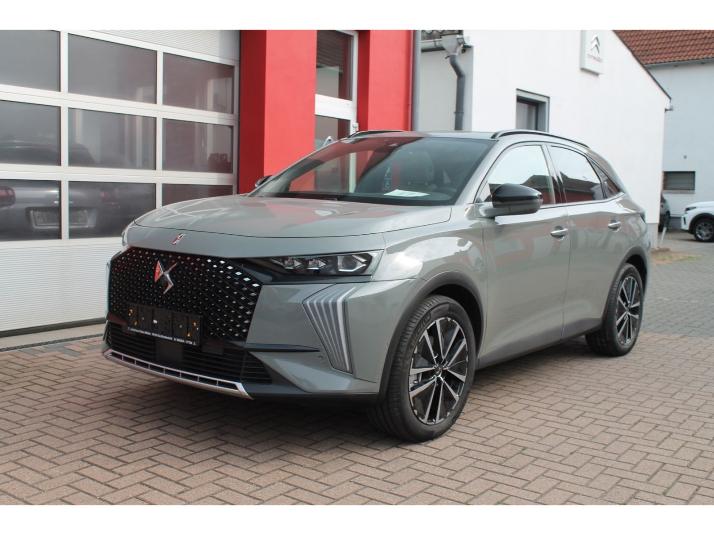 DS Automobiles DS7 E-Tense225 Opera Hybrid Pano AHK Leder Matri