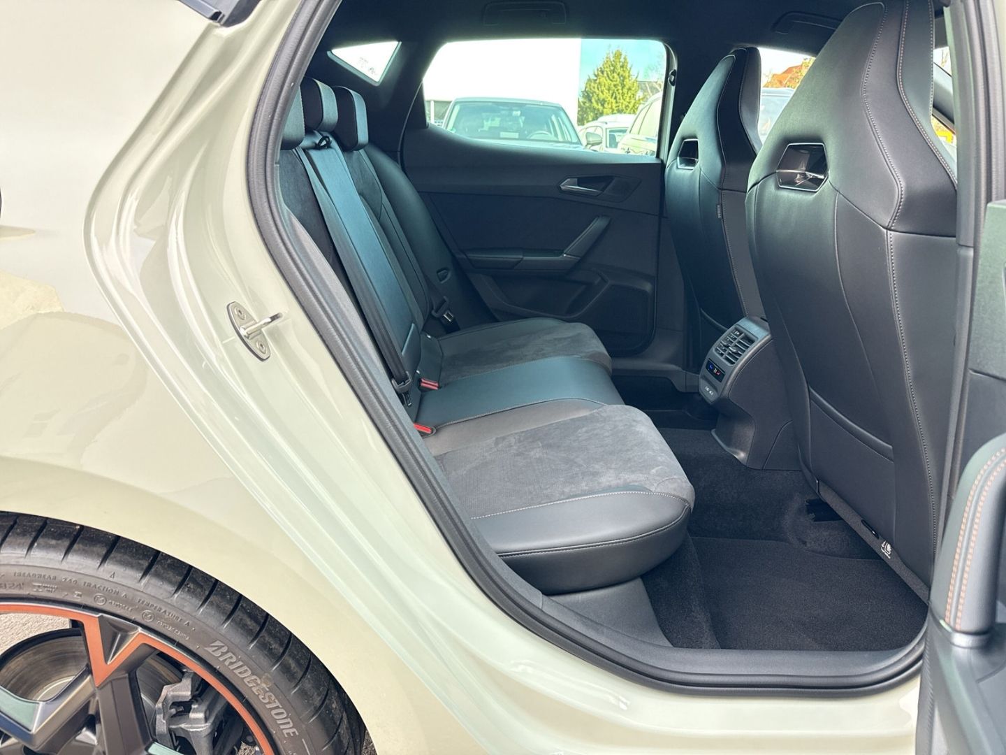 Cupra Leon 1.5 eTSI AD - Samsaru's Car Outlet