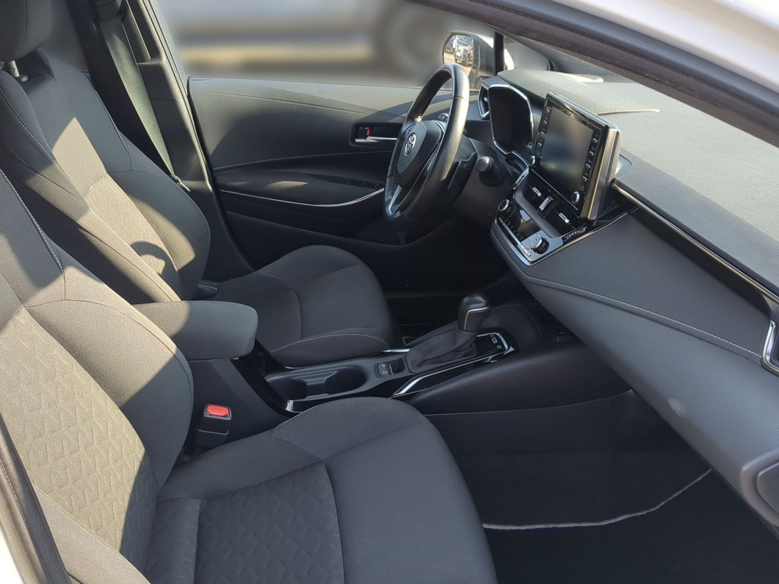Toyota Corolla Touring Sports 2.0 Team - Samsaru's Car Outlet