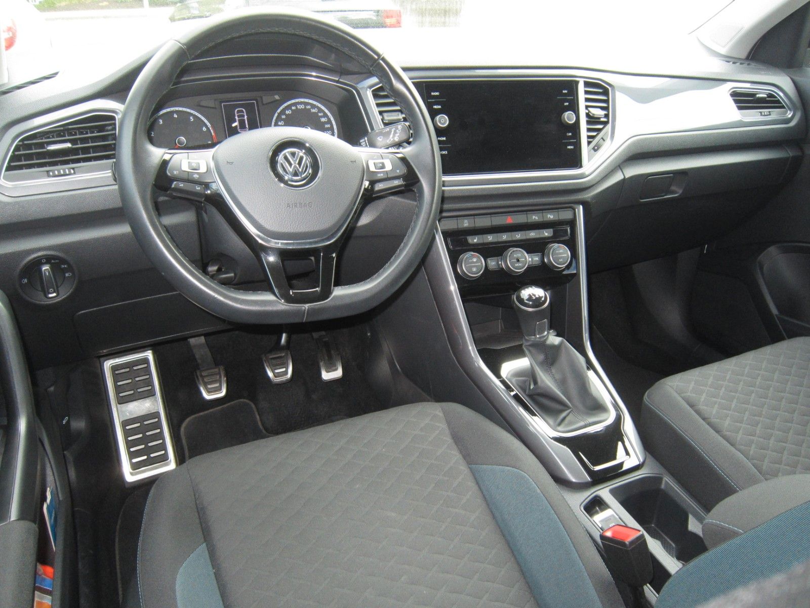 Volkswagen T-Roc IQ.DRIVE - Samsaru's Car Outlet