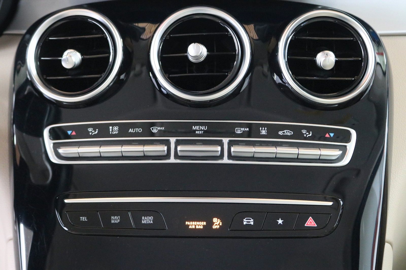 Mercedes-Benz GLC 300 DE 4M"AIRMATIC"DISTR+"AHK"MASSAGE"MBEAM"