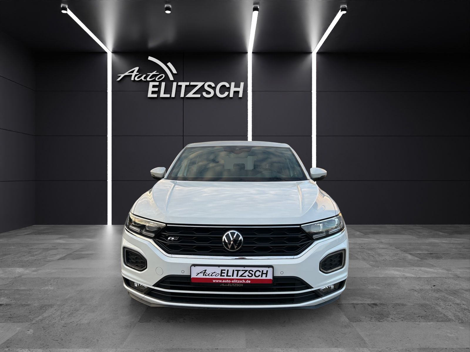 Volkswagen T-Roc TSI Sport R-Line - Samsaru's Car Outlet