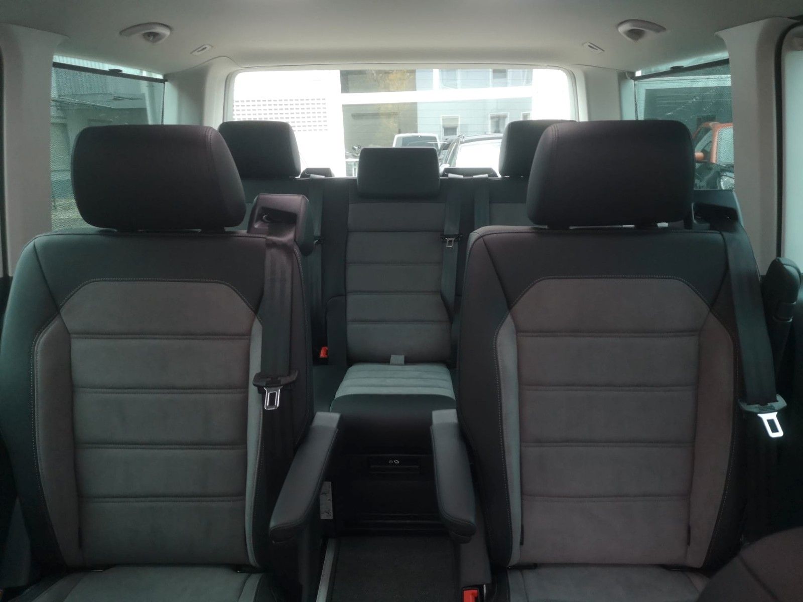 Volkswagen T6.1 Multi Gen 6 2.0 TDI DSG - Samsaru's Car Outlet