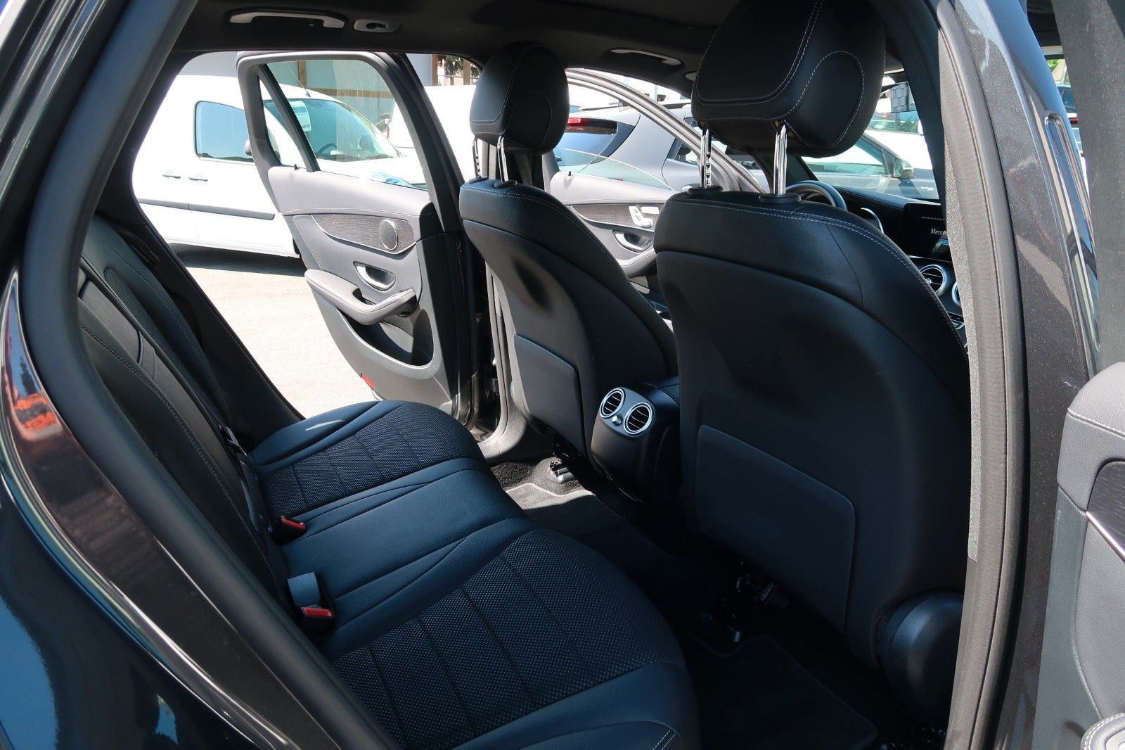 Mercedes-Benz GLC 220 d 4Matic Exclusive - Samsaru's Car Outlet