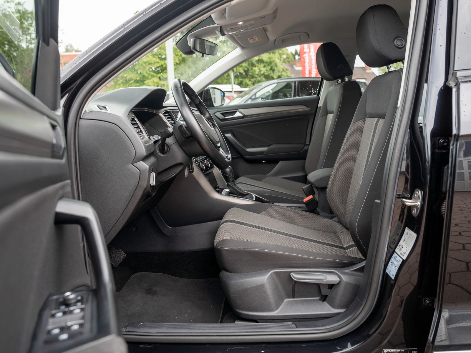Volkswagen T-ROC Style 1.5 TSI DSG - Samsaru's Car Outlet