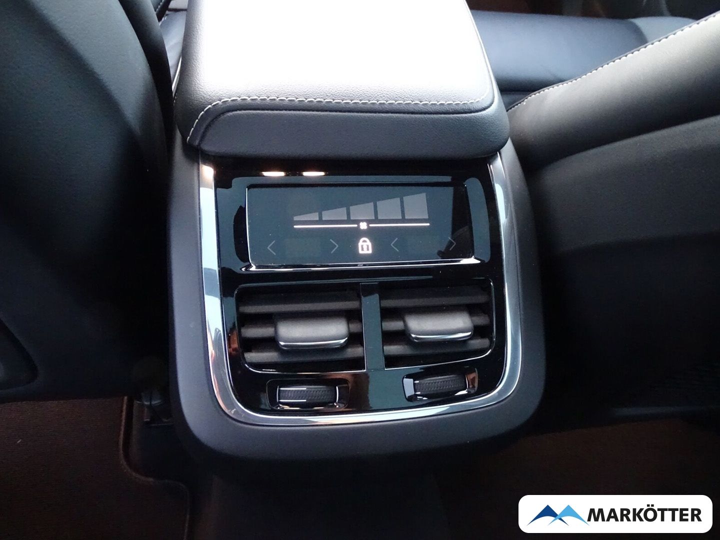 Volvo XC60 R Design AWD ACC/AHK/RFK/STHZ/LEDER