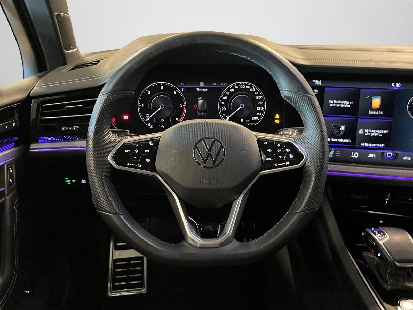Volkswagen Touareg 3.0 TDI R-Line - Samsaru's Car Outlet