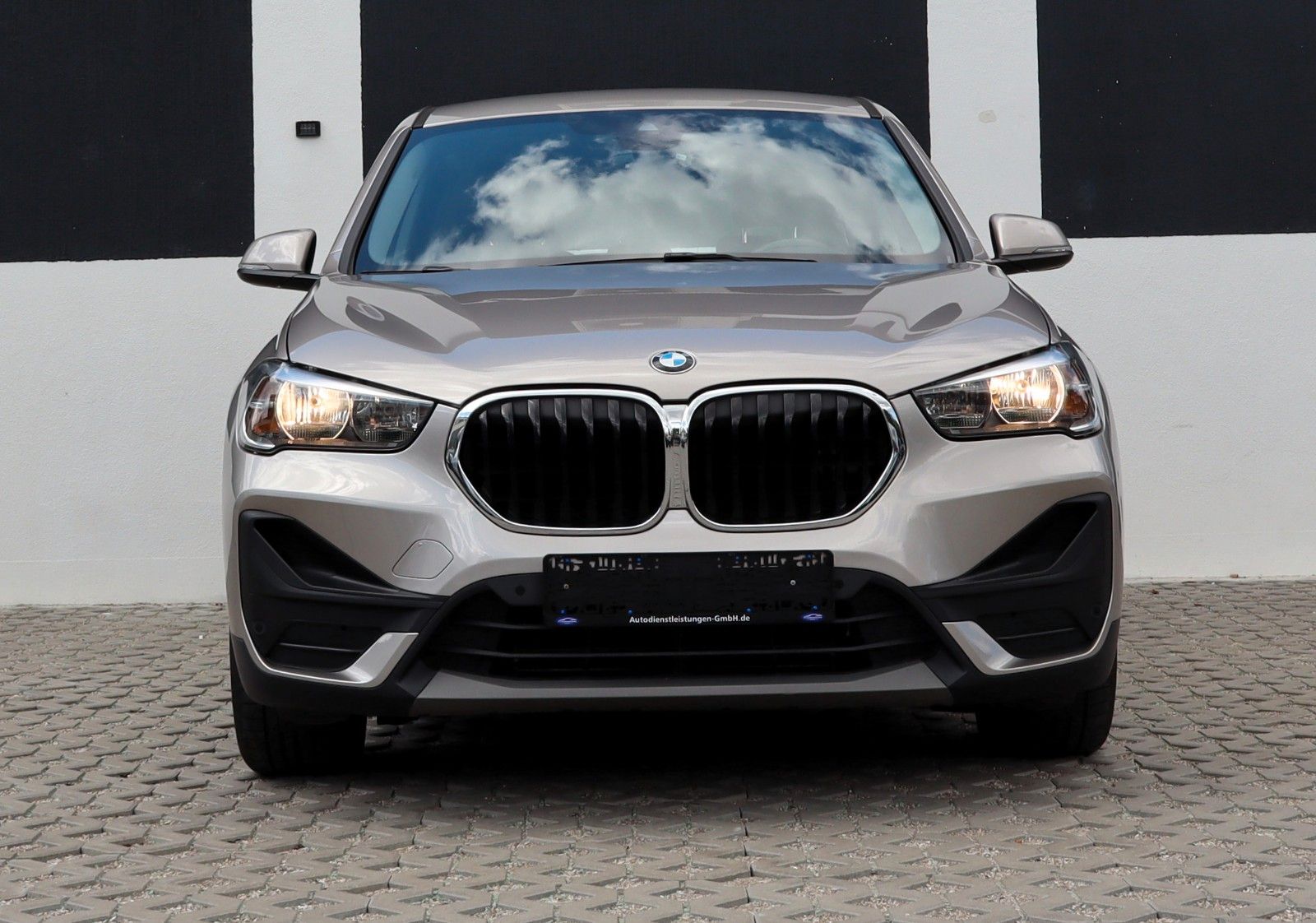 BMW X1 xDrive 25 e Advantage - Samsaru's Car Outlet