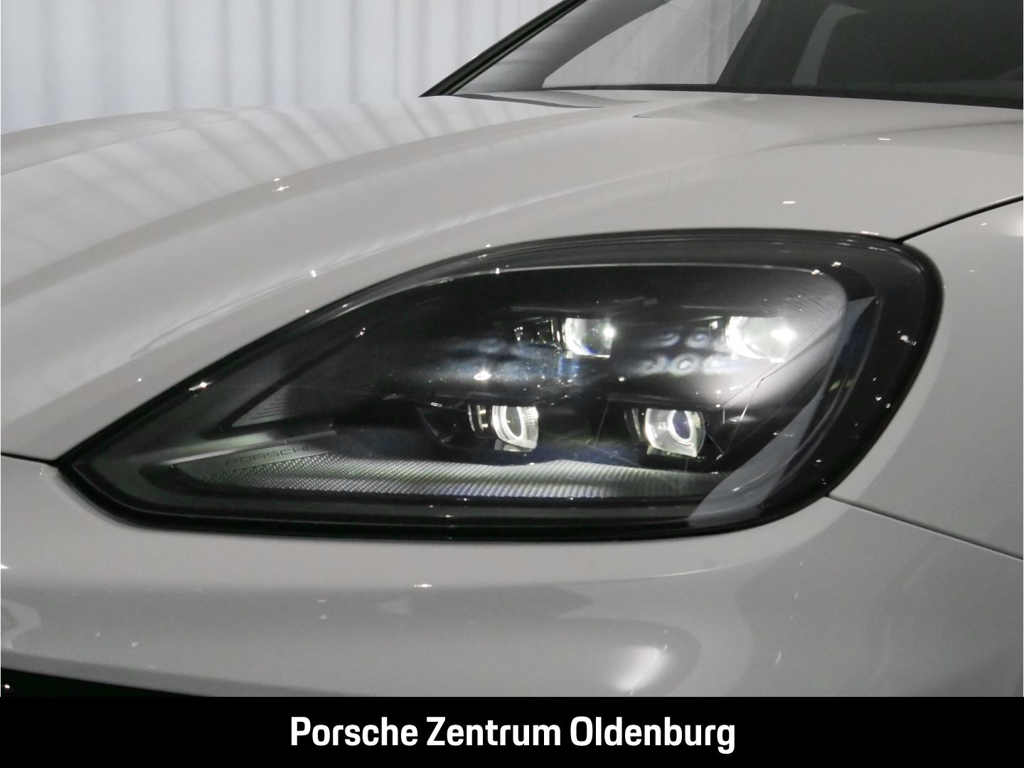 Porsche Cayenne E-Hybrid InnoDrive AHK Sportabgas 18 Weg