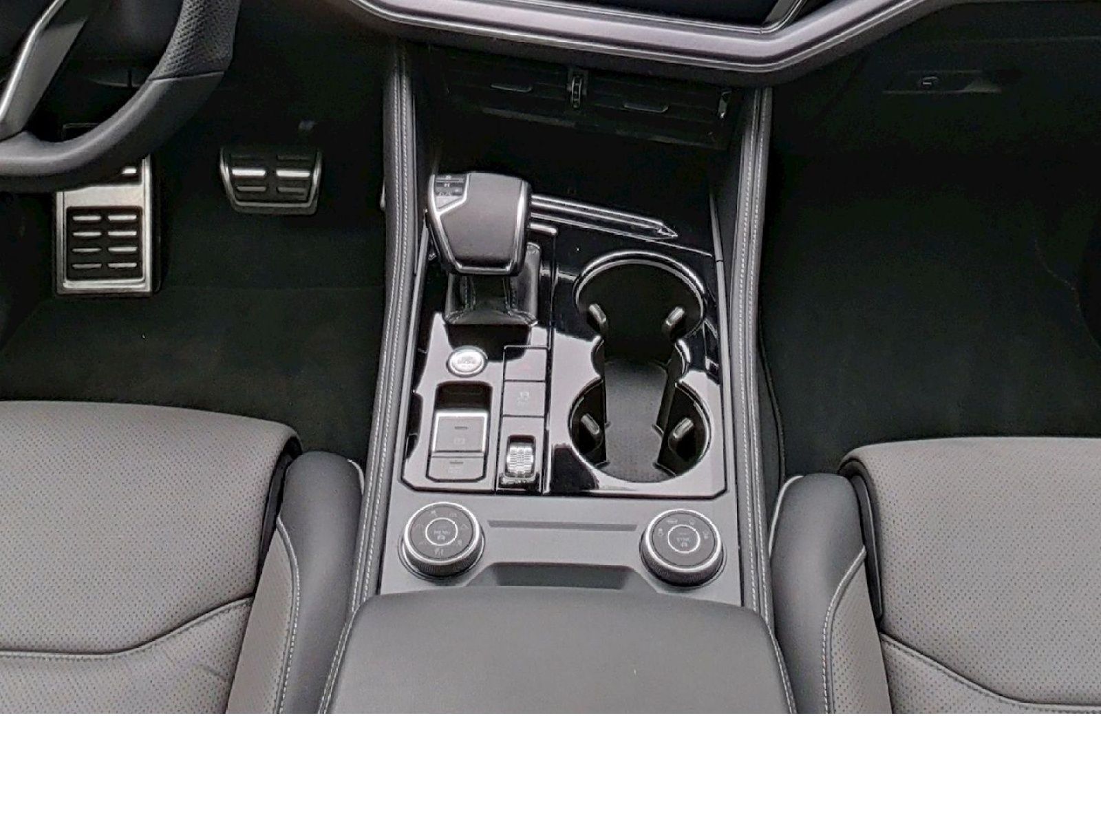 Volkswagen Touareg 3.0 TDI R-Line - Samsaru's Car Outlet