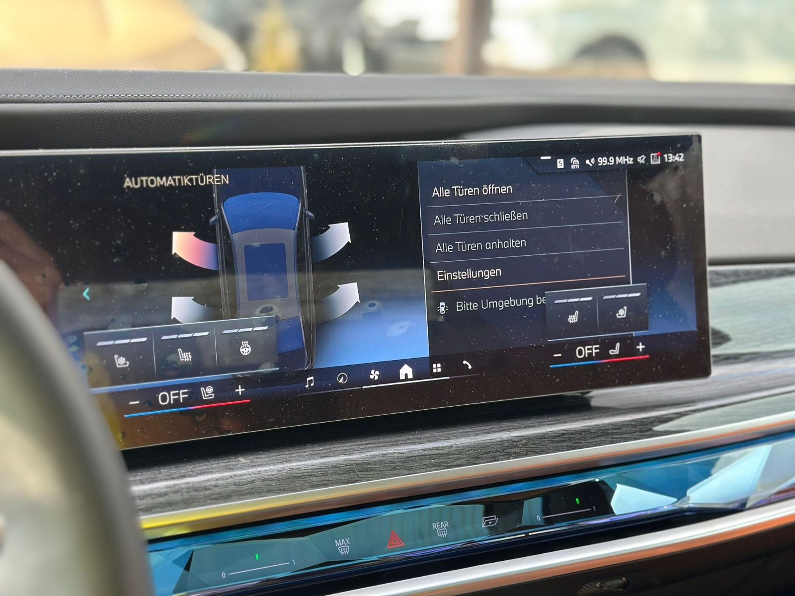 BMW 740d M INDIVIDUAL.AUTOTÜR.FOND ENT.SKY.MASSAGE